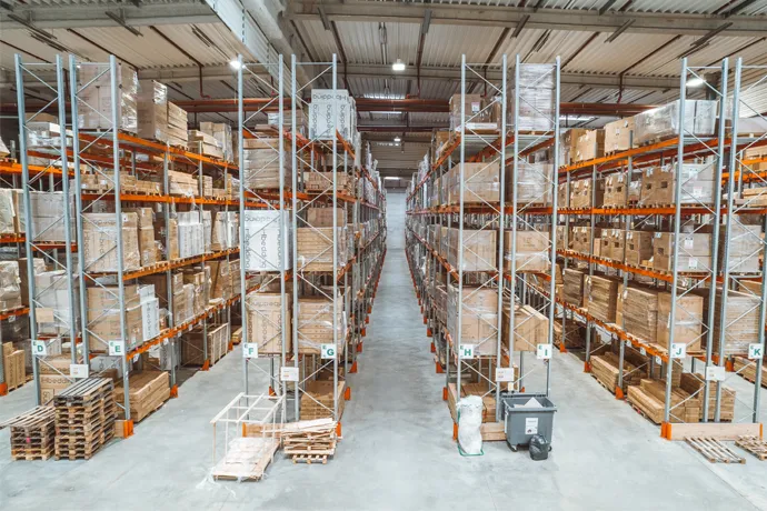 Rack de stockage en entrepôt