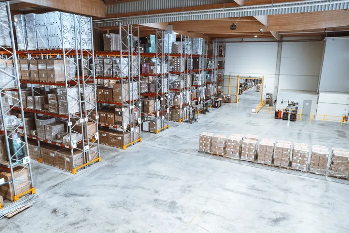 Stockage en rack des marchandises