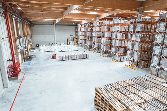 Stockage de marchandises en entrepôt à Cholet